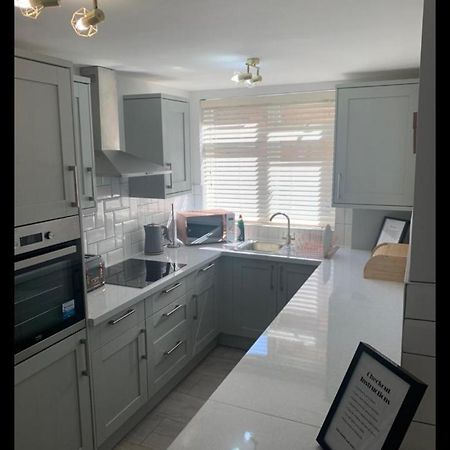 Beautiful Room In Apartment Near Town Centre รักบี้ ภายนอก รูปภาพ