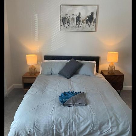 Beautiful Room In Apartment Near Town Centre รักบี้ ภายนอก รูปภาพ