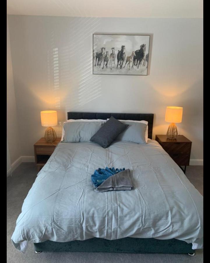 Beautiful Room In Apartment Near Town Centre รักบี้ ภายนอก รูปภาพ